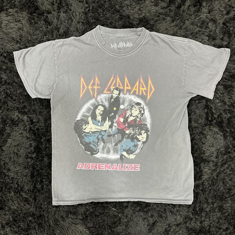 Def leppard tshirt